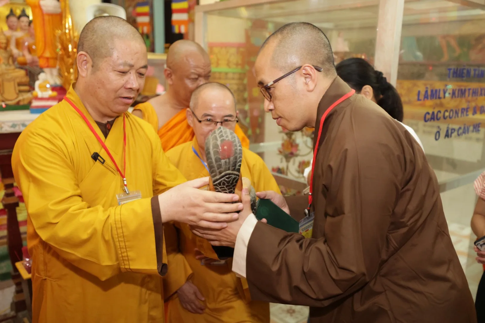 Ngày thứ tư đoàn khảo sát kiến trúc phật giáo : Các ngôi chùa ở hai tỉnh Vĩnh Long và Trà Vinh