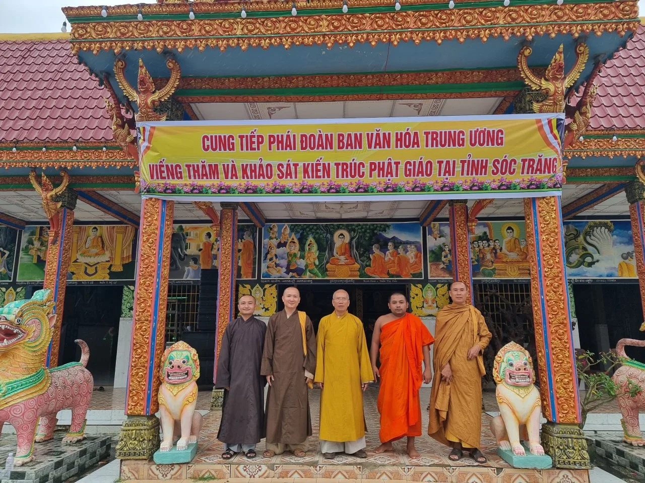 Ngày thứ tư đoàn khảo sát kiến trúc phật giáo : Các ngôi chùa ở hai tỉnh Vĩnh Long và Trà Vinh