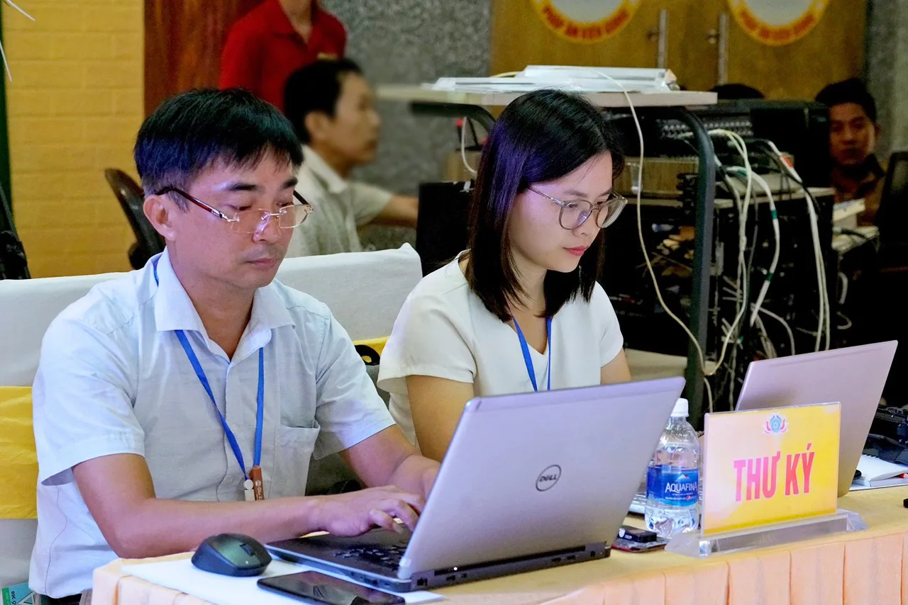 Đoàn Khảo sát Kiến trúc Phật giáo làm việc tại Kiên Giang, chiều cùng ngày tổ chức tọa đàm "Kiến Trúc Phật Giáo Việt nam".
