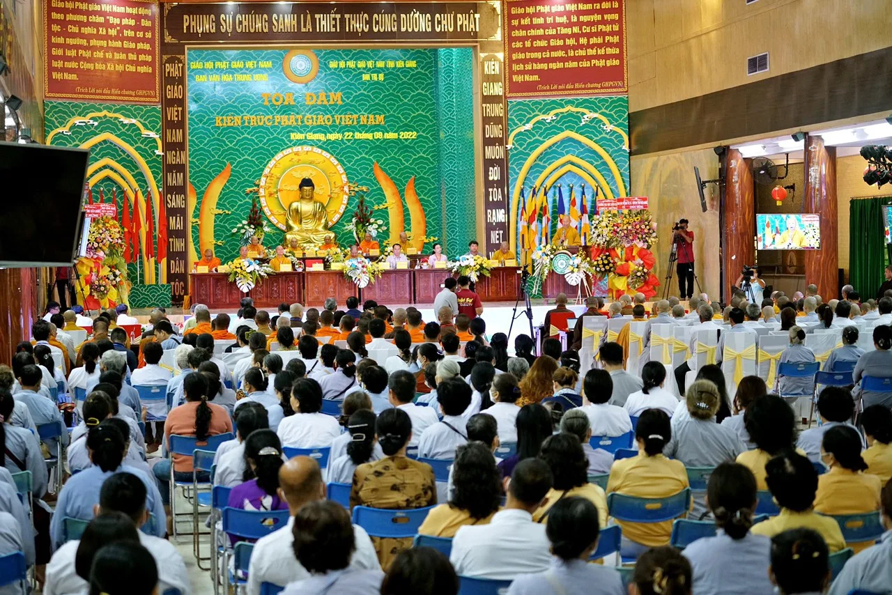 Đoàn Khảo sát Kiến trúc Phật giáo làm việc tại Kiên Giang, chiều cùng ngày tổ chức tọa đàm "Kiến Trúc Phật Giáo Việt nam".