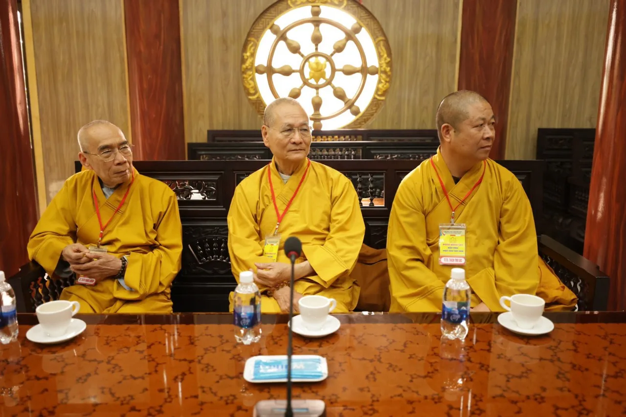 Đoàn Khảo sát Kiến trúc Phật giáo làm việc tại Kiên Giang, chiều cùng ngày tổ chức tọa đàm "Kiến Trúc Phật Giáo Việt nam".