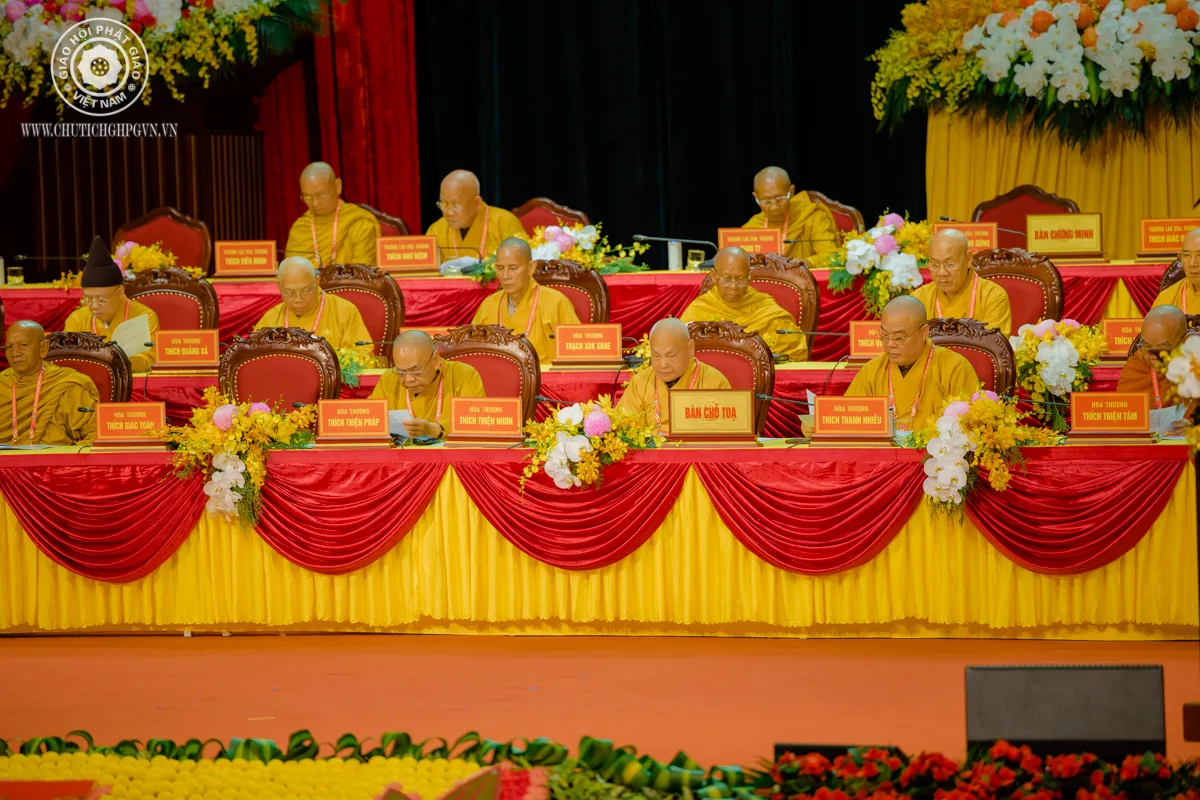 Đoàn Chủ tọa