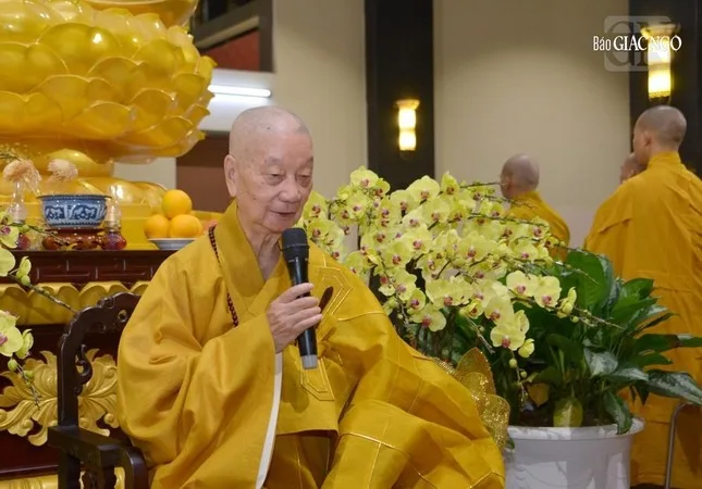 Hàng ngàn Tăng Ni, Phật tử dự lễ Khánh đản Đức Phật A Di Đà tại chùa Huê Nghiêm