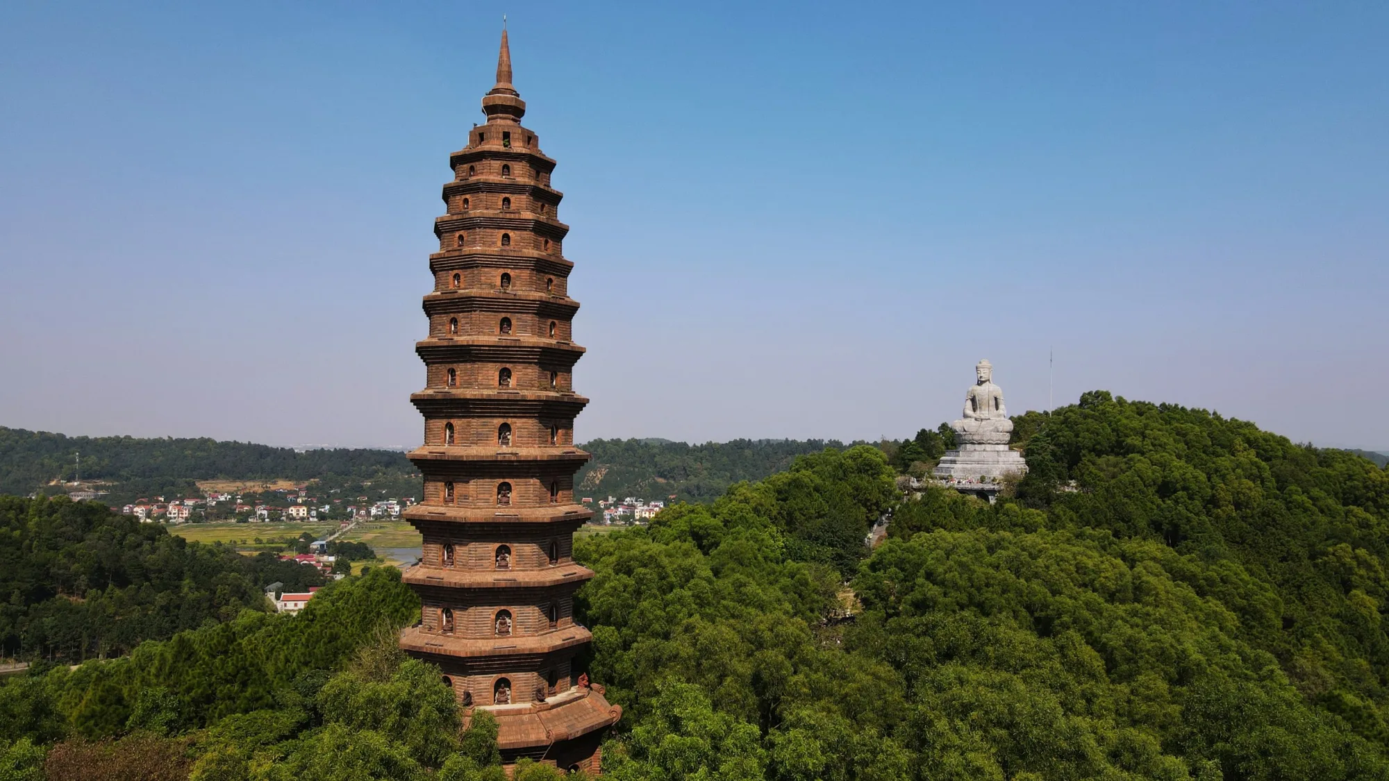 Chùa Phật tích nhìn từ trên cao