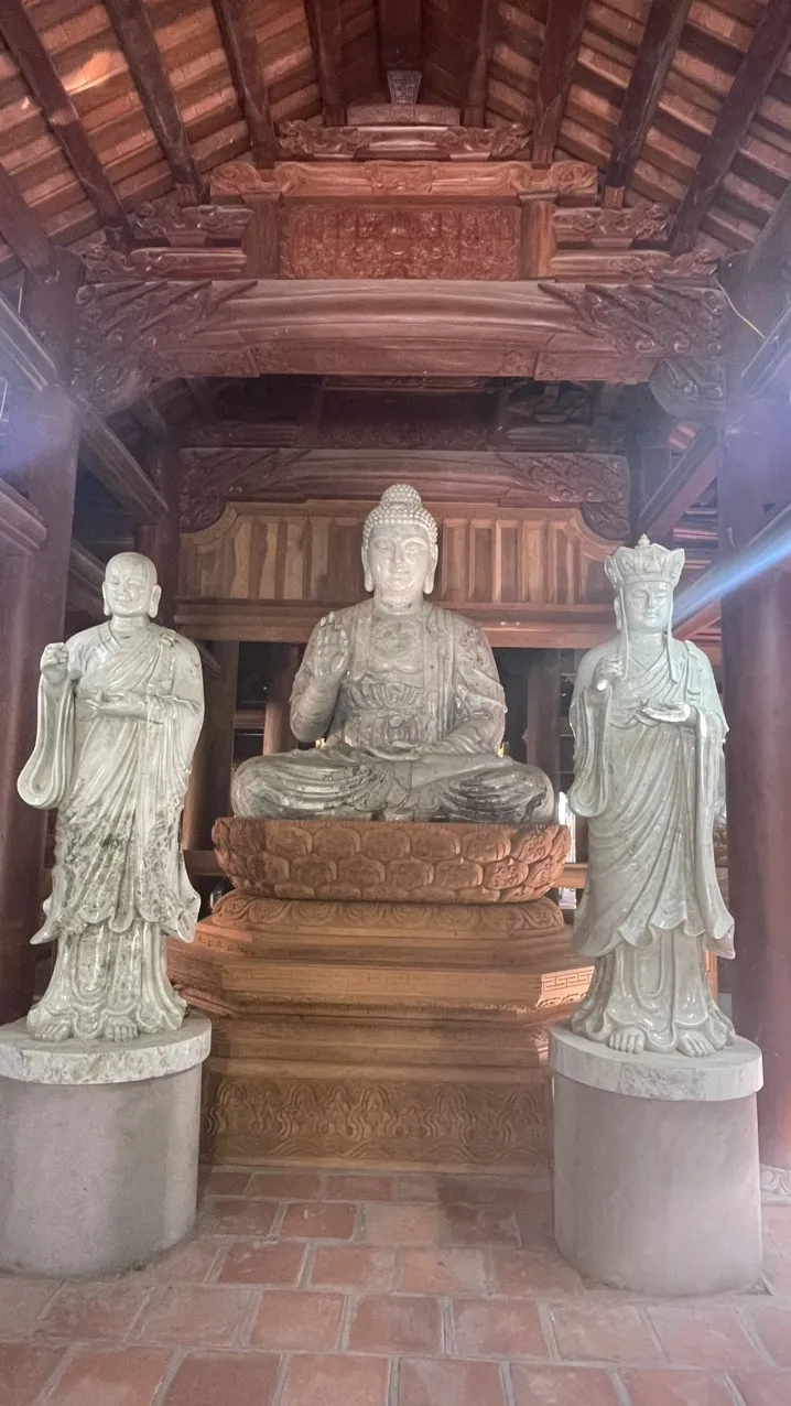 Tượng thờ chùa Bách môn