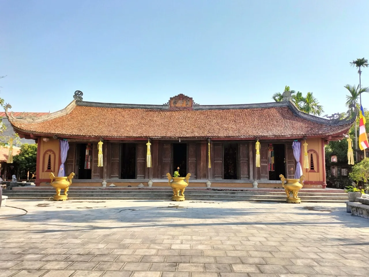 Tiền đường chùa Động Ngọ