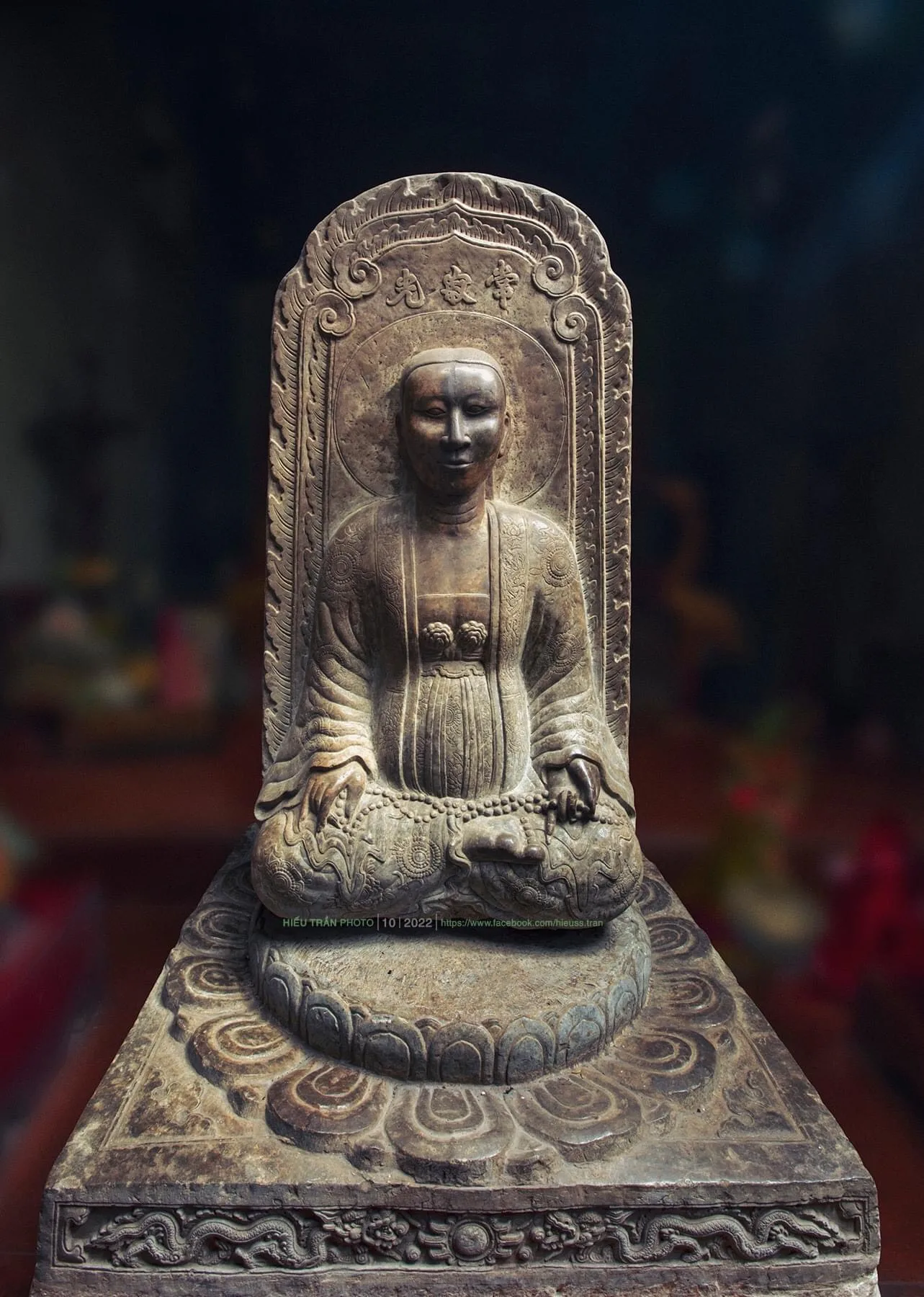 Tượng Hậu bằng đá ở Chùa Phổ Minh - Nam Định