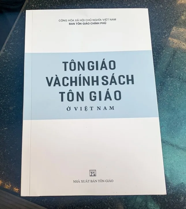 Sách trắng Tôn giáo và chính sách tôn giáo ở Việt Nam do Ban Tôn giáo Chính phủ công bố vào sáng 9-3 cho biết Phật giáo chiếm số lượng tín đồ đông nhất cả nước với hơn 14 triệu/26,5 triệu tín đồ tôn giáo tại nước ta