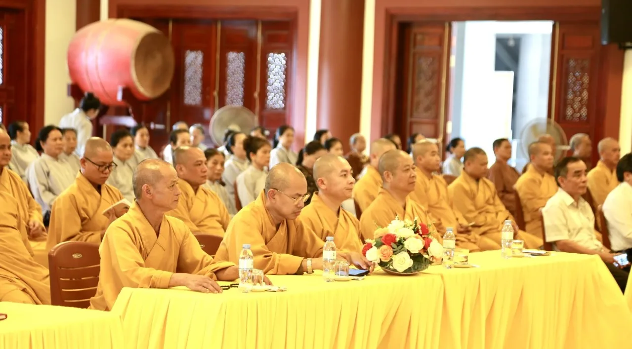 Chư tôn đức Tăng, Ni, đại biểu tham dự khai mạc