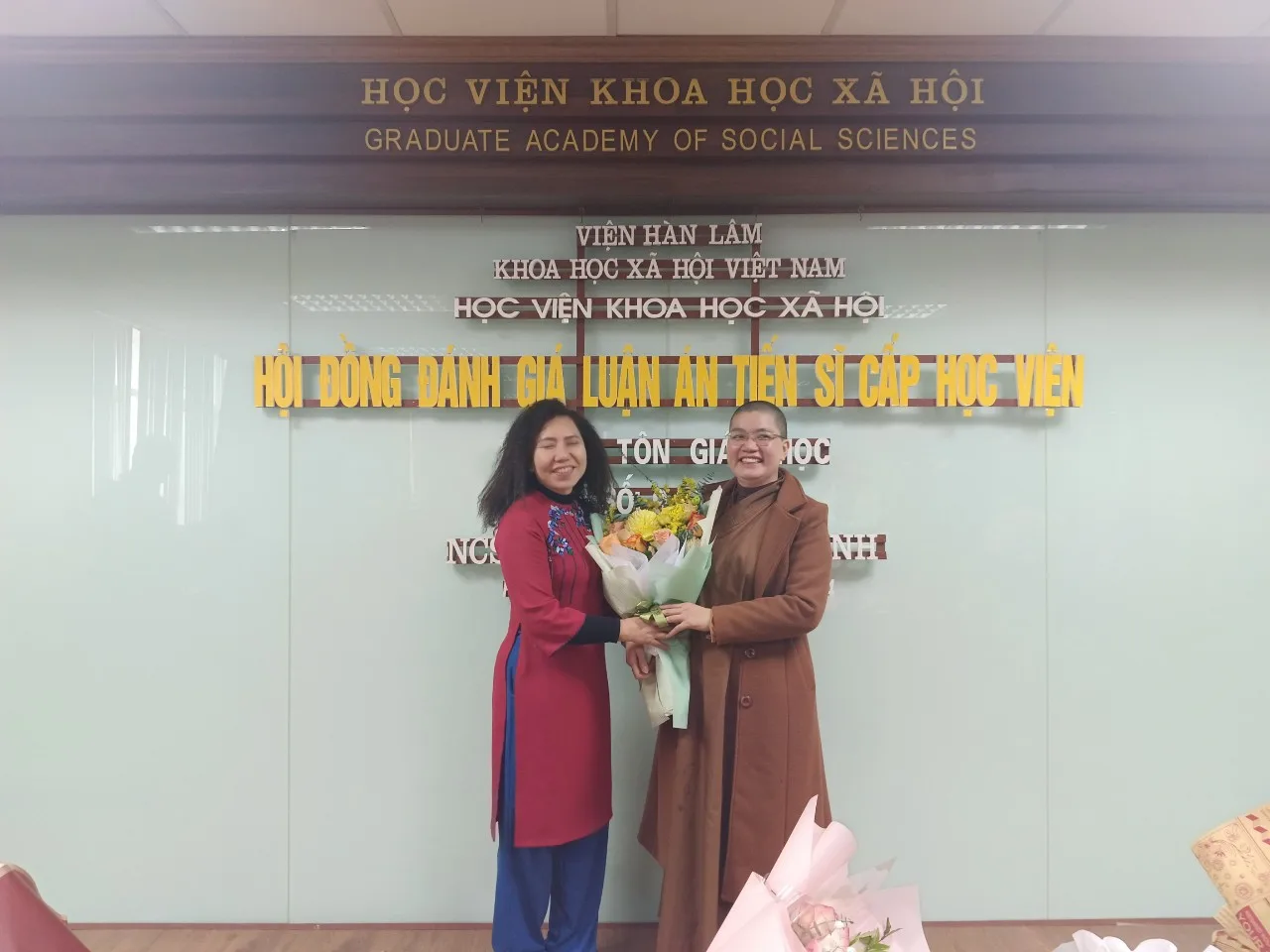 Sáng 30-01-2024, tại Học viện Khoa học Xã hội (TP.Hà Nội), nghiên cứu sinh Hoàng Thị Lan Anh (Thích Giác Ân) - thành viên Ban VHTƯ GHPGVN đã bảo vệ thành công luận án tiến sĩ Phật học cấp học viện với đề tài: "Truyền thừa Tào động ở phía bắc Việt Nam: Nghiên cứu sơn môn Hồng Phúc Hoè Nhai"