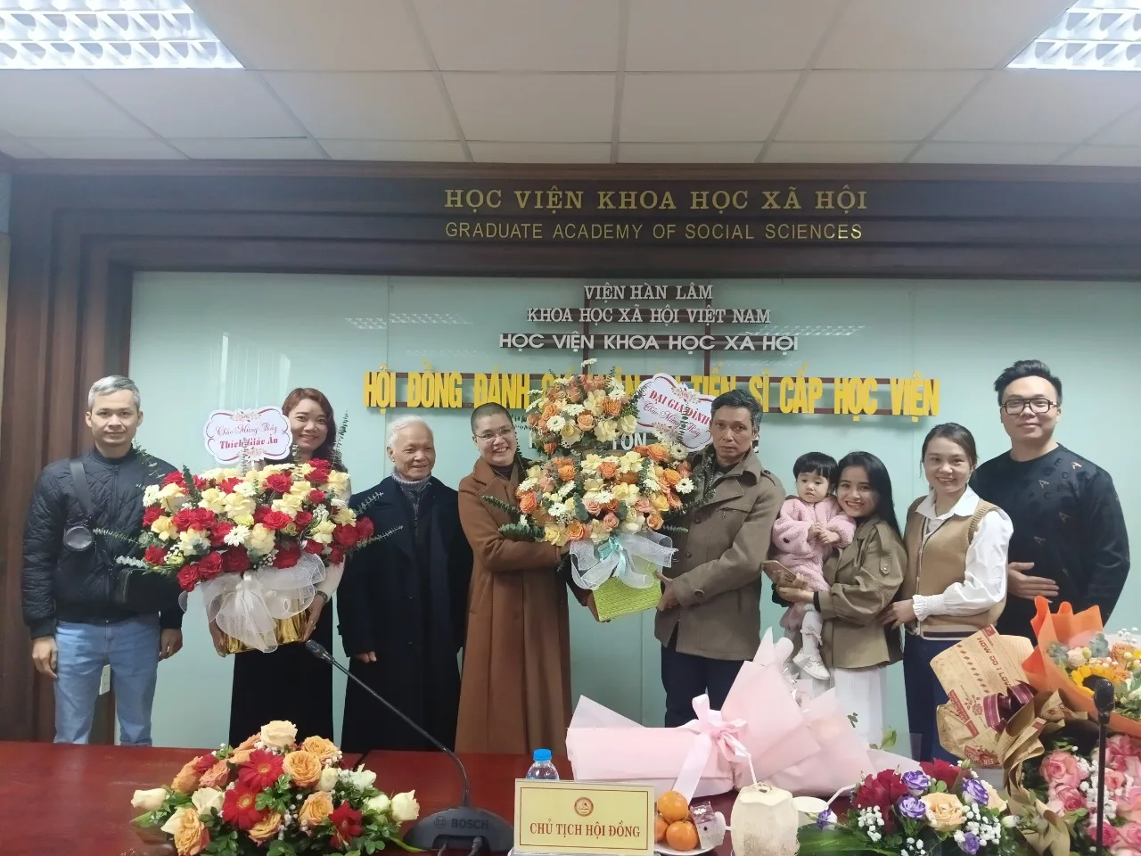 Sáng 30-01-2024, tại Học viện Khoa học Xã hội (TP.Hà Nội), nghiên cứu sinh Hoàng Thị Lan Anh (Thích Giác Ân) - thành viên Ban VHTƯ GHPGVN đã bảo vệ thành công luận án tiến sĩ Phật học cấp học viện với đề tài: "Truyền thừa Tào động ở phía bắc Việt Nam: Nghiên cứu sơn môn Hồng Phúc Hoè Nhai"