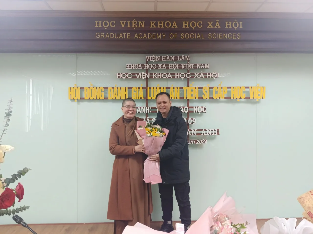 Sáng 30-01-2024, tại Học viện Khoa học Xã hội (TP.Hà Nội), nghiên cứu sinh Hoàng Thị Lan Anh (Thích Giác Ân) - thành viên Ban VHTƯ GHPGVN đã bảo vệ thành công luận án tiến sĩ Phật học cấp học viện với đề tài: "Truyền thừa Tào động ở phía bắc Việt Nam: Nghiên cứu sơn môn Hồng Phúc Hoè Nhai"