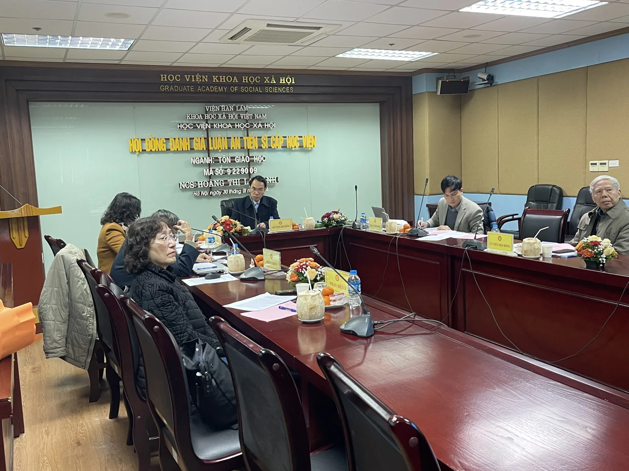 Sáng 30-01-2024, tại Học viện Khoa học Xã hội (TP.Hà Nội), nghiên cứu sinh Hoàng Thị Lan Anh (Thích Giác Ân) - thành viên Ban VHTƯ GHPGVN đã bảo vệ thành công luận án tiến sĩ Phật học cấp học viện với đề tài: "Truyền thừa Tào động ở phía bắc Việt Nam: Nghiên cứu sơn môn Hồng Phúc Hoè Nhai"