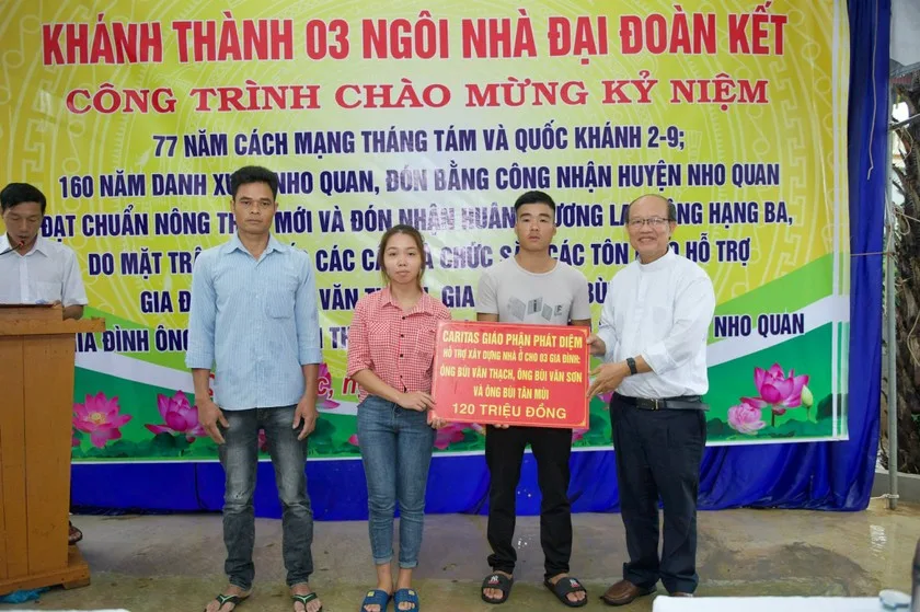 Caritas Giáo phận Phát Diệm cùng đồng hành xây dựng nhà ở cho các gia đình trên địa bàn huyện Nho Quan.