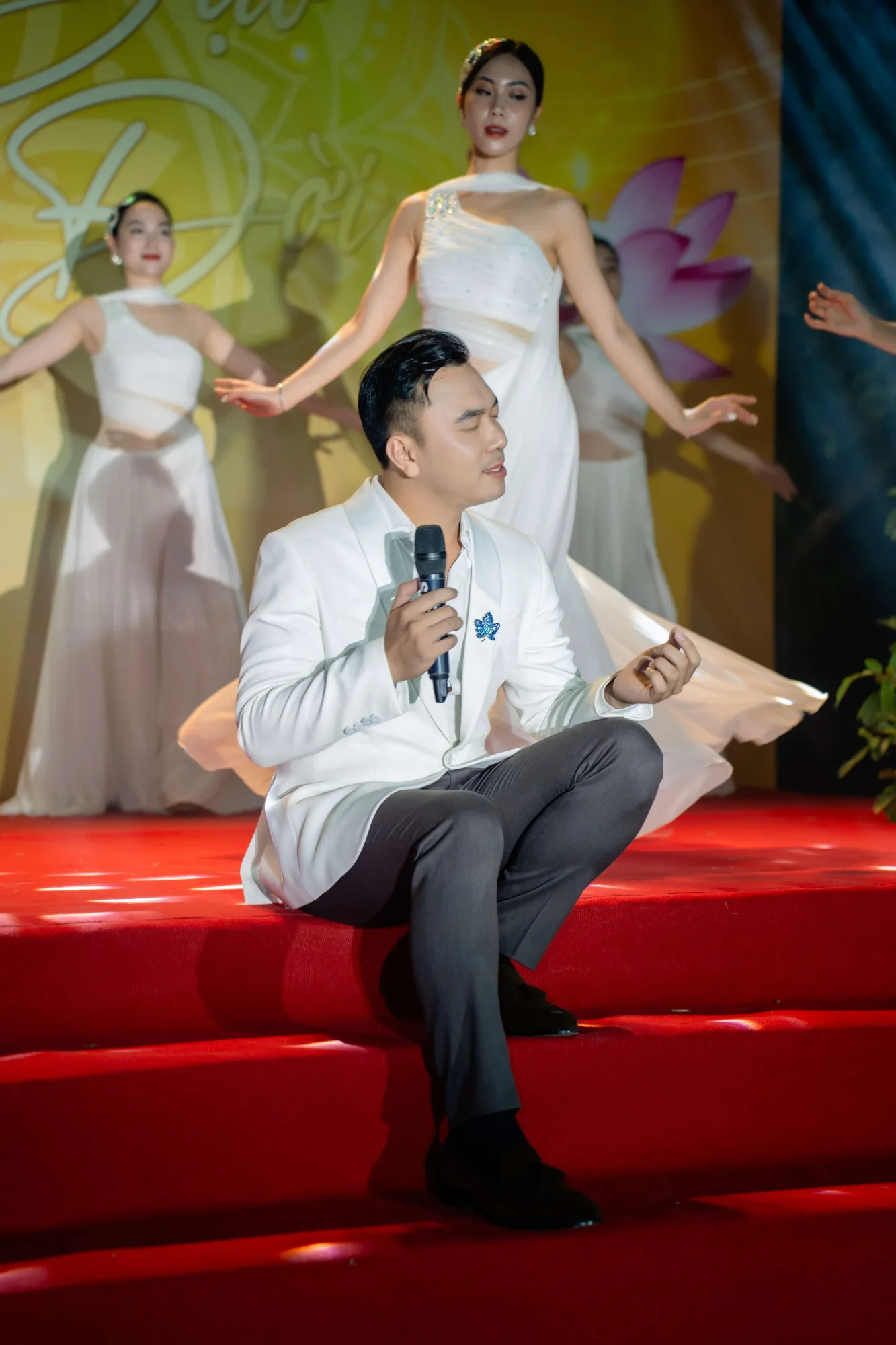 Hồ Quỳnh Hương, Phạm Phương Thảo… hội ngộ tại chương trình nghệ thuật mừng lễ Vu Lan 2024