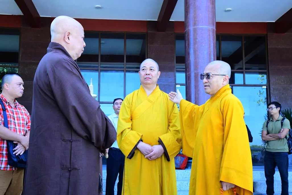BAN NGHI LỄ VÀ BAN VĂN HÓA TRUNG ƯƠNG KHẢO SÁT KHÔNG GIAN TỔ CHỨC ĐẠI LỄ VESAK NĂM 2025