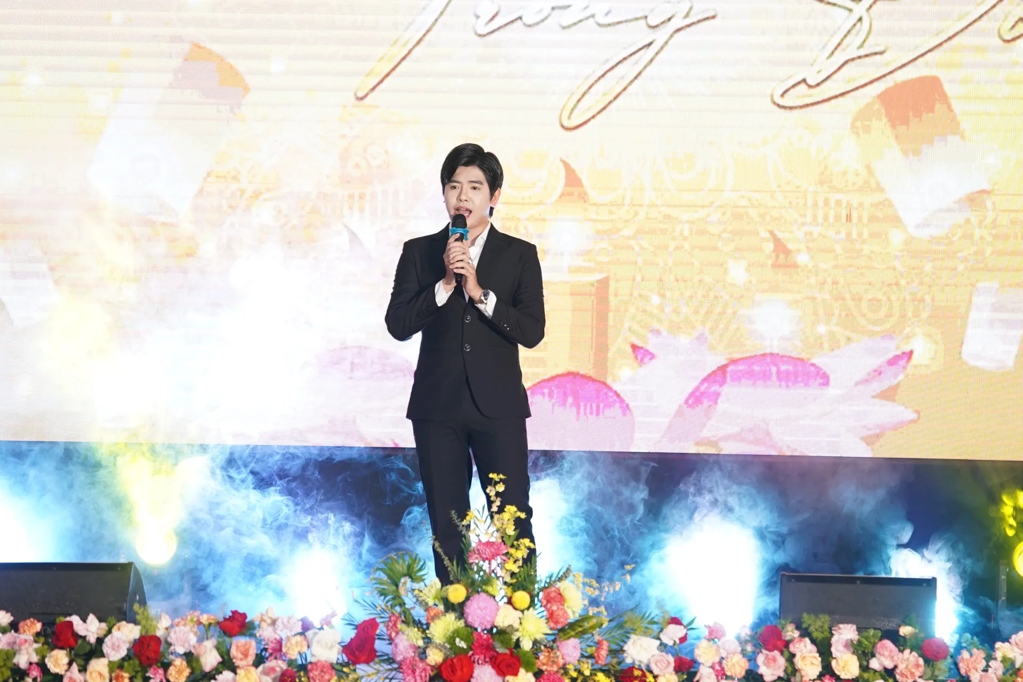 Hồ Quỳnh Hương, Trần Thu Hường và các nghệ sĩ hội ngộ tại đêm nhạc “Sáng Đạo Trong Đời”