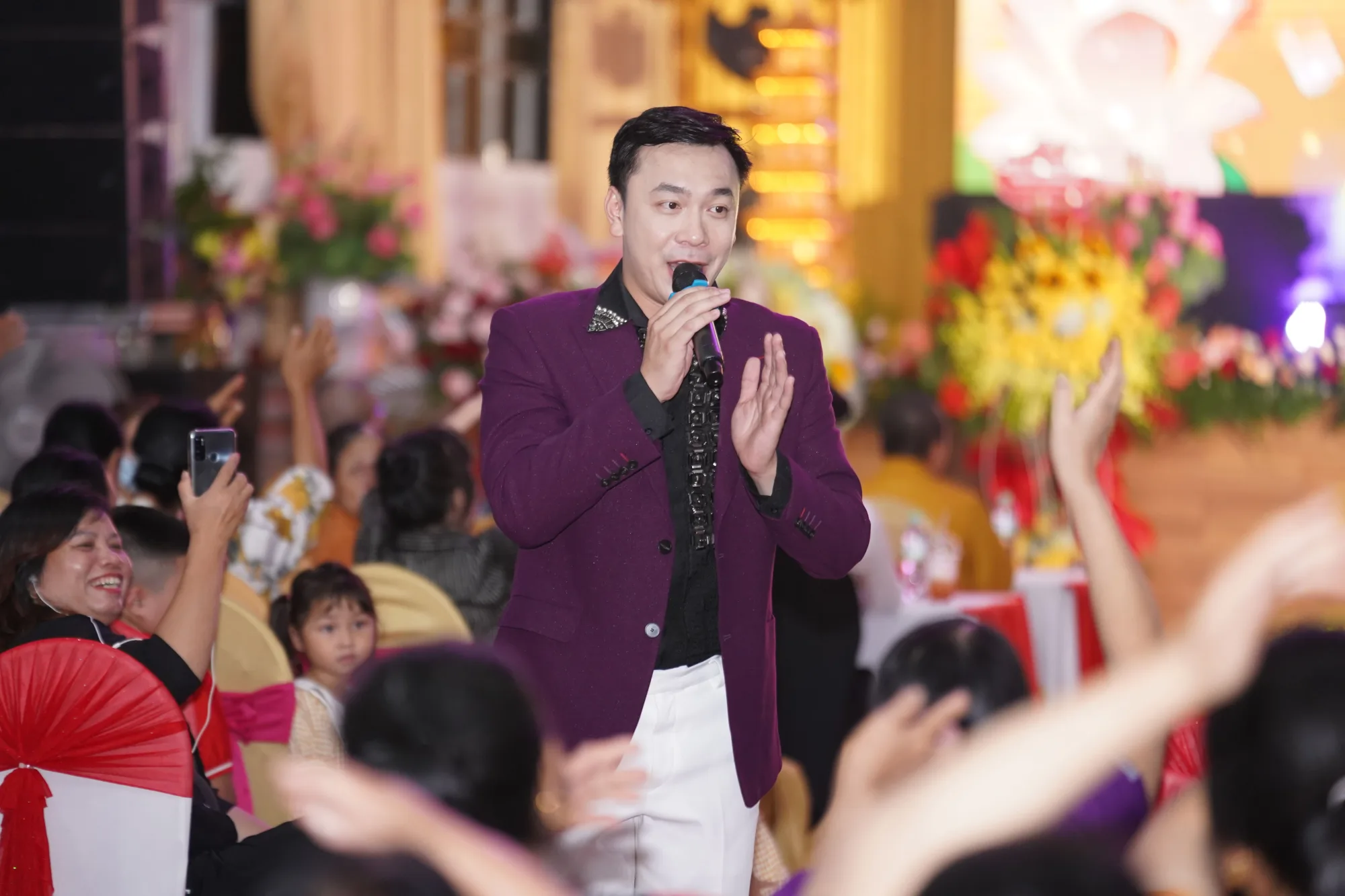 Hồ Quỳnh Hương, Trần Thu Hường và các nghệ sĩ hội ngộ tại đêm nhạc “Sáng Đạo Trong Đời”