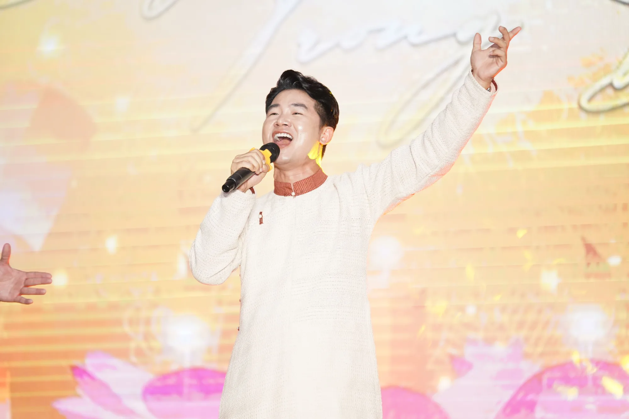 Hồ Quỳnh Hương, Trần Thu Hường và các nghệ sĩ hội ngộ tại đêm nhạc “Sáng Đạo Trong Đời”