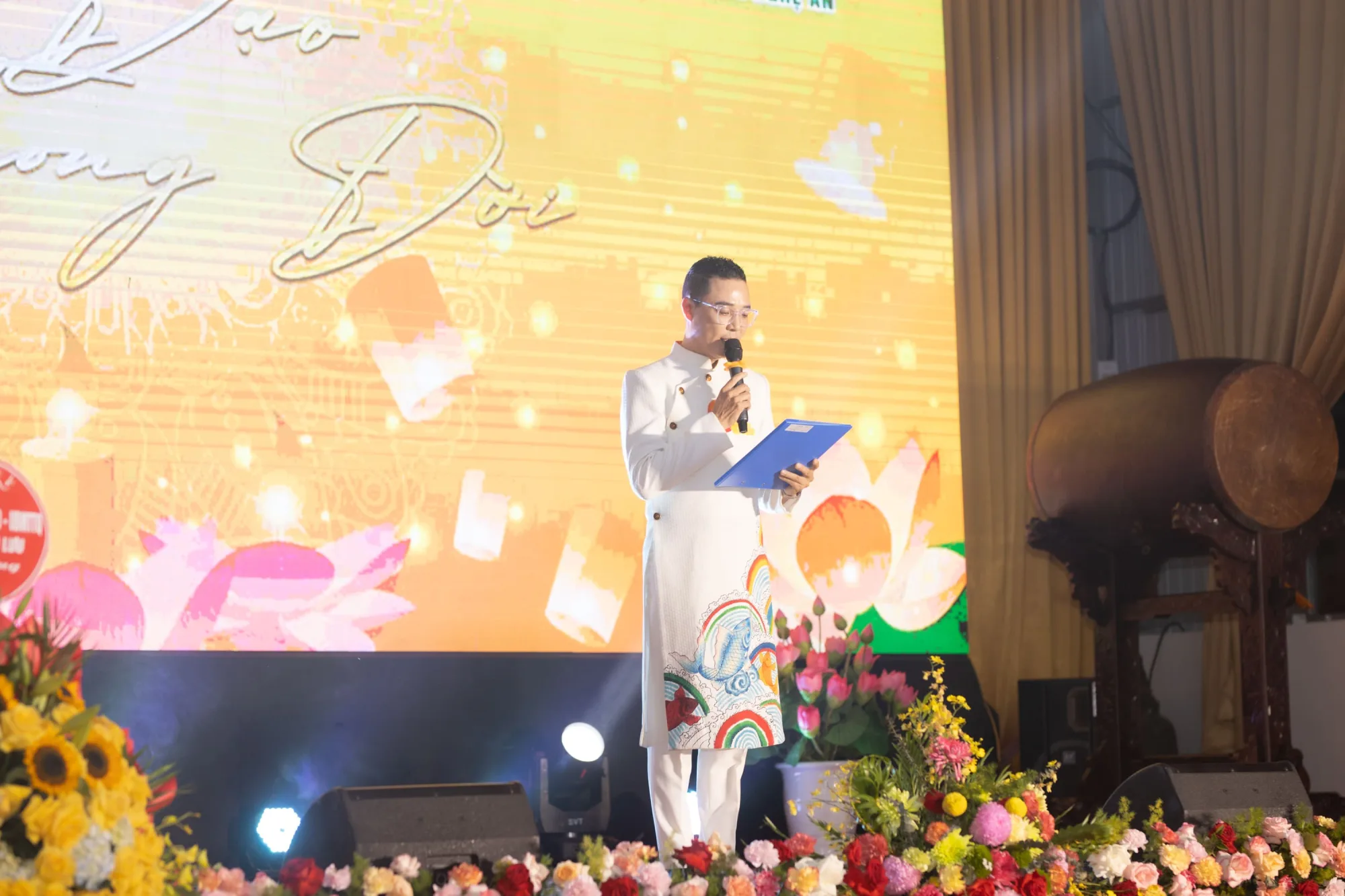Hồ Quỳnh Hương, Trần Thu Hường và các nghệ sĩ hội ngộ tại đêm nhạc “Sáng Đạo Trong Đời”