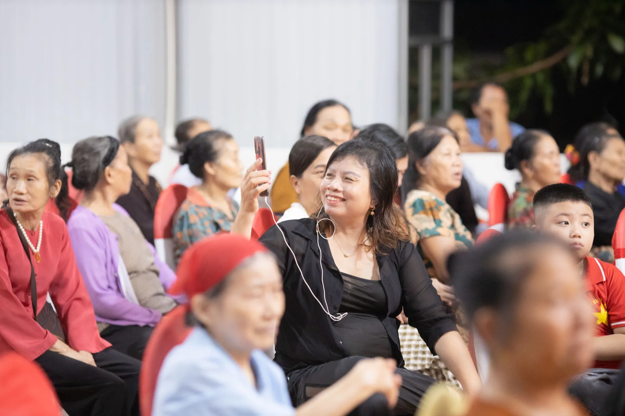 Hồ Quỳnh Hương, Trần Thu Hường và các nghệ sĩ hội ngộ tại đêm nhạc “Sáng Đạo Trong Đời”