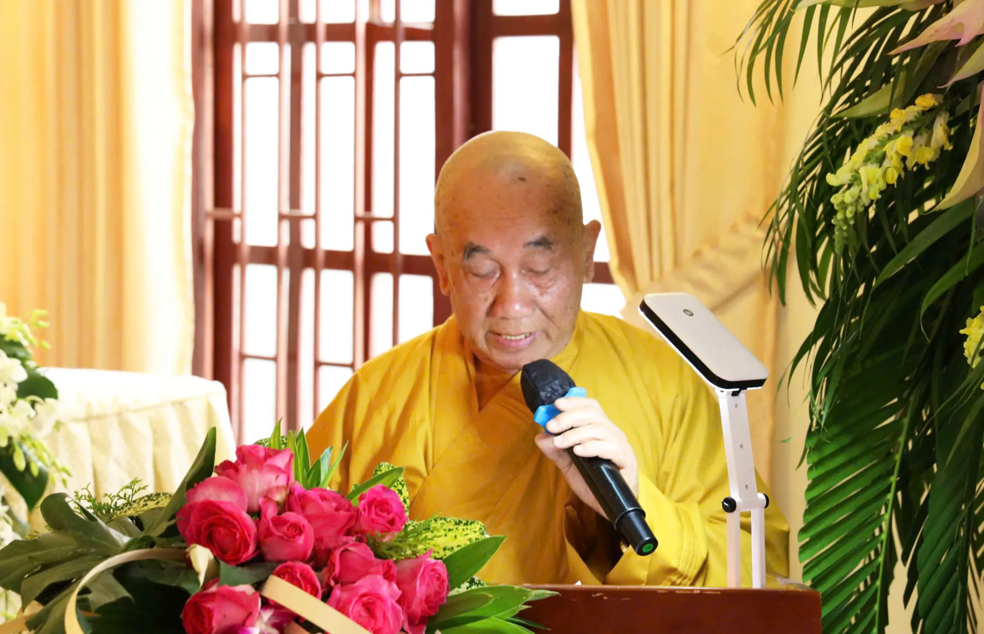 Hòa thượng Thích Thanh Tân phát biểu.
