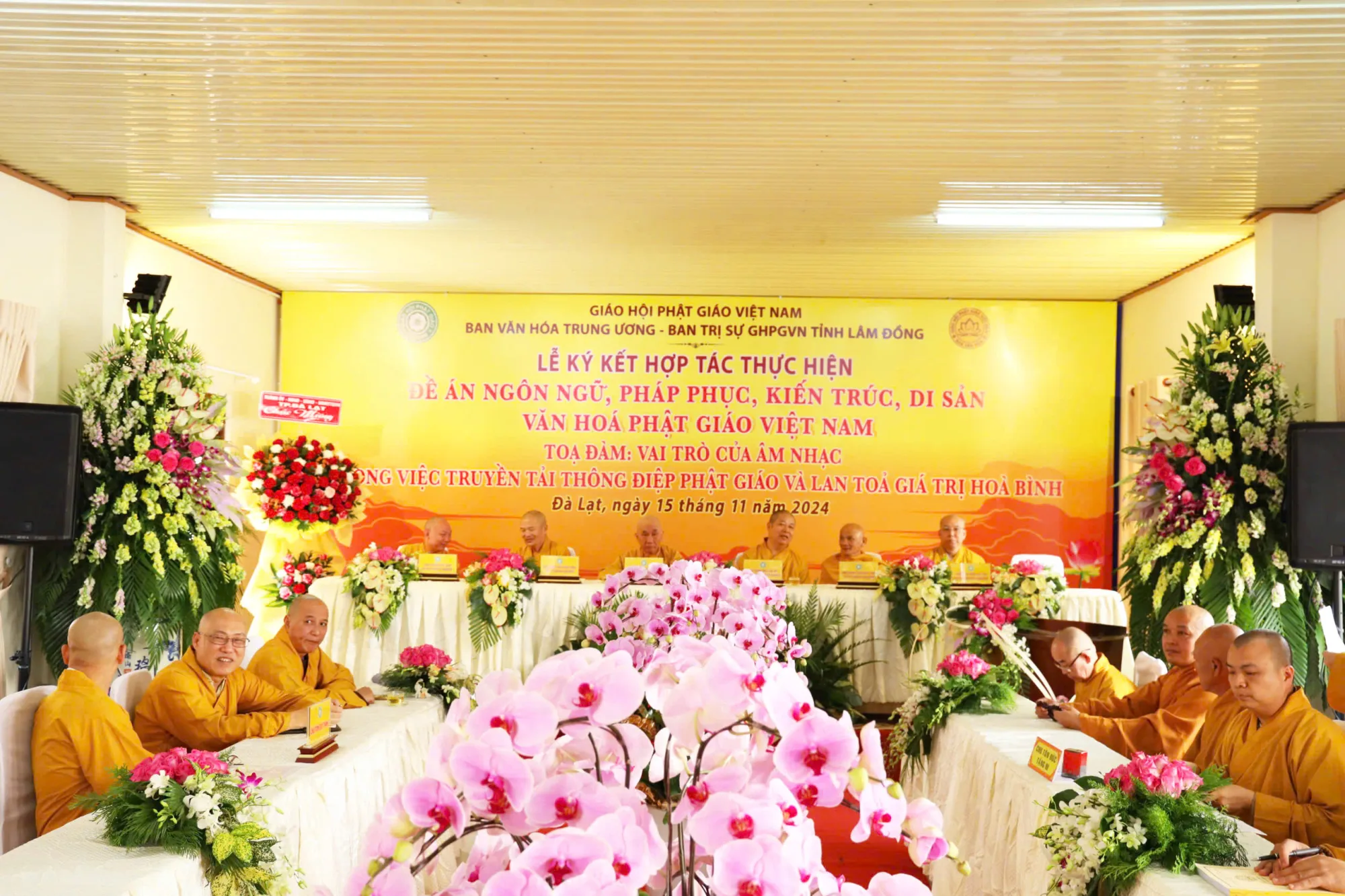 Lâm Đồng - Ban Văn hoá Trung ương GHPGVN cùng Ban Trị sự GHPGVN tỉnh Lâm Đồng thực hiện lễ Ký kết hợp tác thực hiện 4 đề án: "Ngôn ngữ, Pháp phục, Kiến trúc, Di sản"