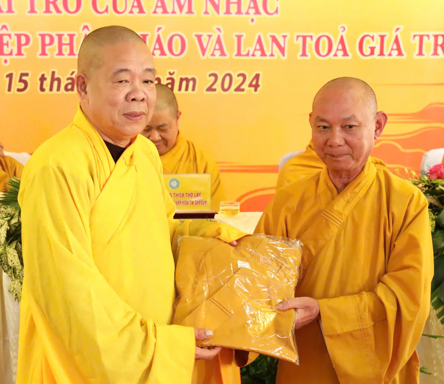 Lâm Đồng - Ban Văn hoá Trung ương GHPGVN cùng Ban Trị sự GHPGVN tỉnh Lâm Đồng thực hiện lễ Ký kết hợp tác thực hiện 4 đề án: "Ngôn ngữ, Pháp phục, Kiến trúc, Di sản"