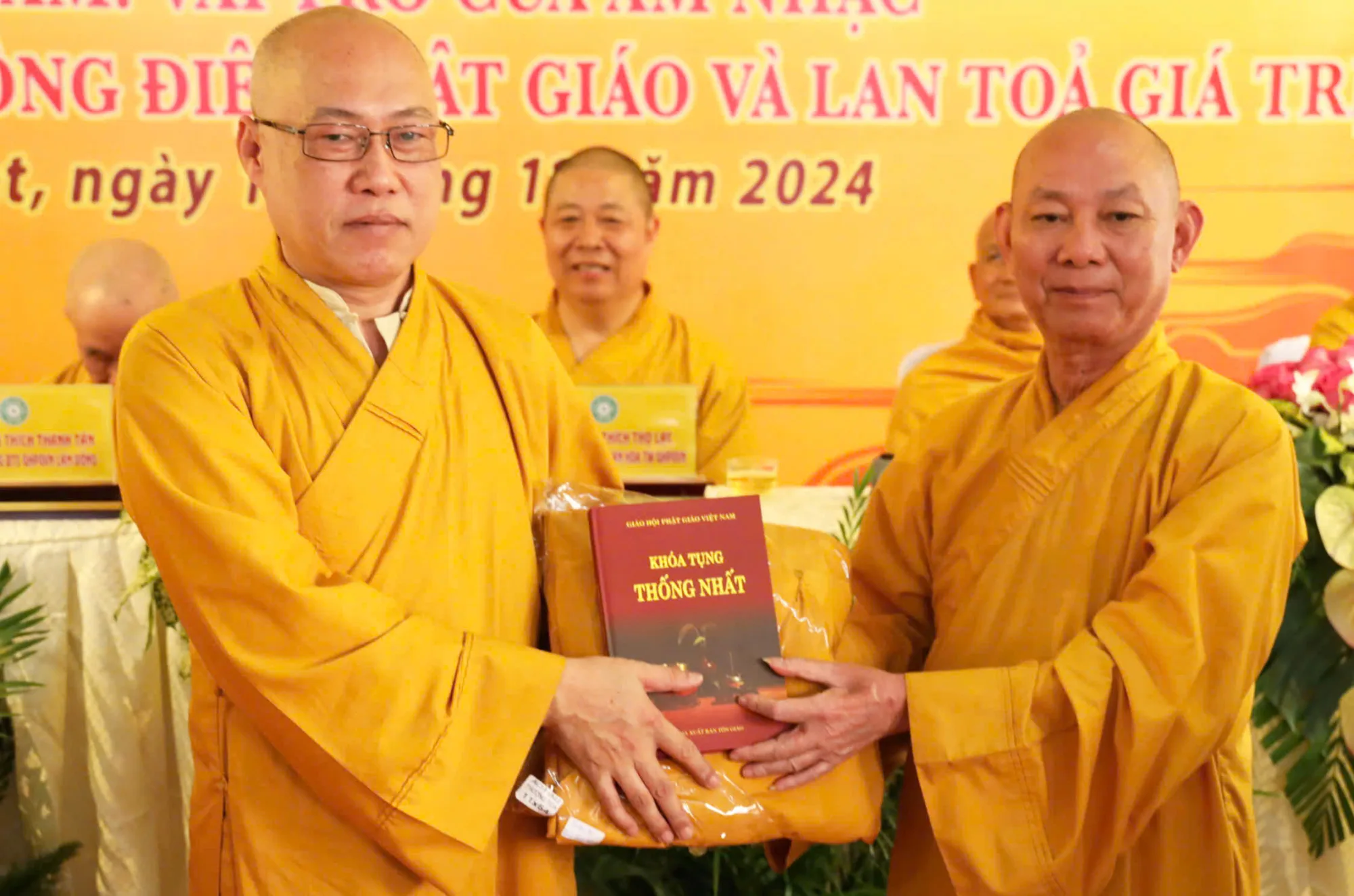 Lâm Đồng - Ban Văn hoá Trung ương GHPGVN cùng Ban Trị sự GHPGVN tỉnh Lâm Đồng thực hiện lễ Ký kết hợp tác thực hiện 4 đề án: "Ngôn ngữ, Pháp phục, Kiến trúc, Di sản"