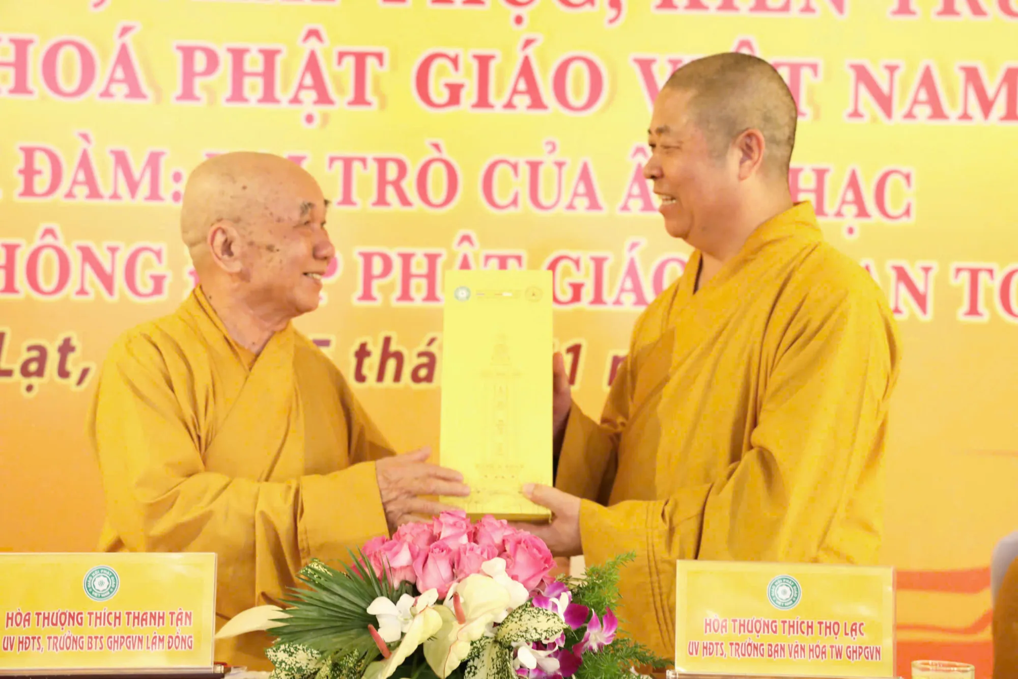 Lâm Đồng - Ban Văn hoá Trung ương GHPGVN cùng Ban Trị sự GHPGVN tỉnh Lâm Đồng thực hiện lễ Ký kết hợp tác thực hiện 4 đề án: "Ngôn ngữ, Pháp phục, Kiến trúc, Di sản"