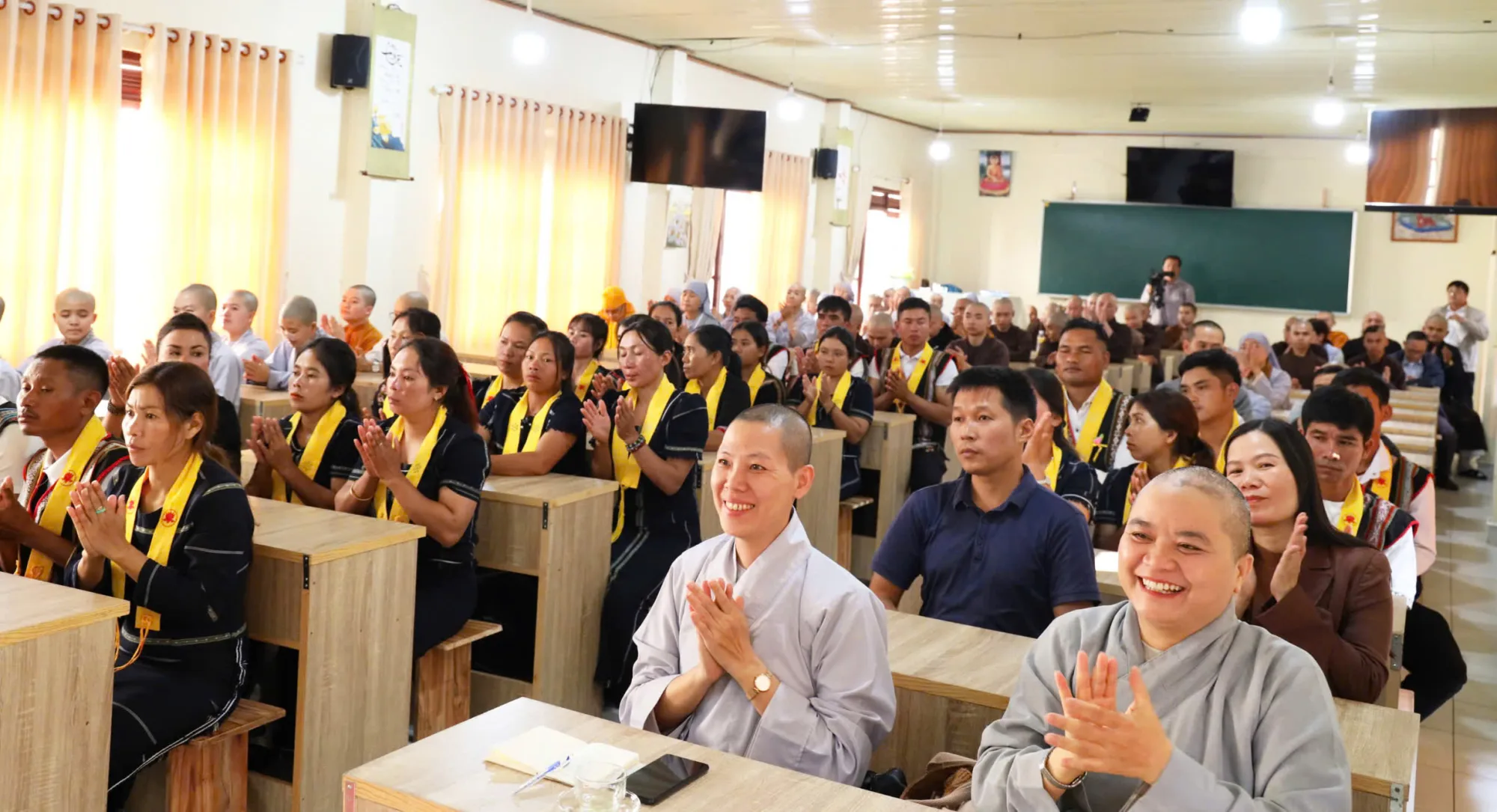 Lâm Đồng - Ban Văn hoá Trung ương GHPGVN cùng Ban Trị sự GHPGVN tỉnh Lâm Đồng thực hiện lễ Ký kết hợp tác thực hiện 4 đề án: "Ngôn ngữ, Pháp phục, Kiến trúc, Di sản"