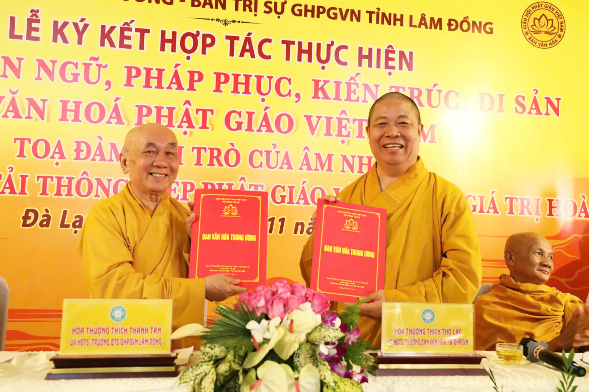 Lâm Đồng - Ban Văn hoá Trung ương GHPGVN cùng Ban Trị sự GHPGVN tỉnh Lâm Đồng thực hiện lễ Ký kết hợp tác thực hiện 4 đề án: "Ngôn ngữ, Pháp phục, Kiến trúc, Di sản"