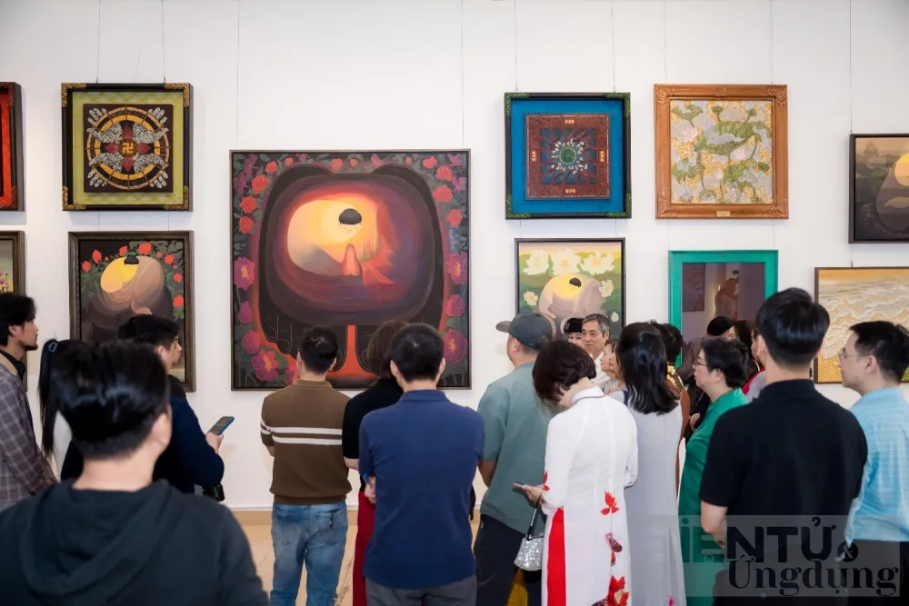 Triển lãm nghệ thuật 'Sáng đạo trong đời' lan toả giá trị văn hoá Phật giáo