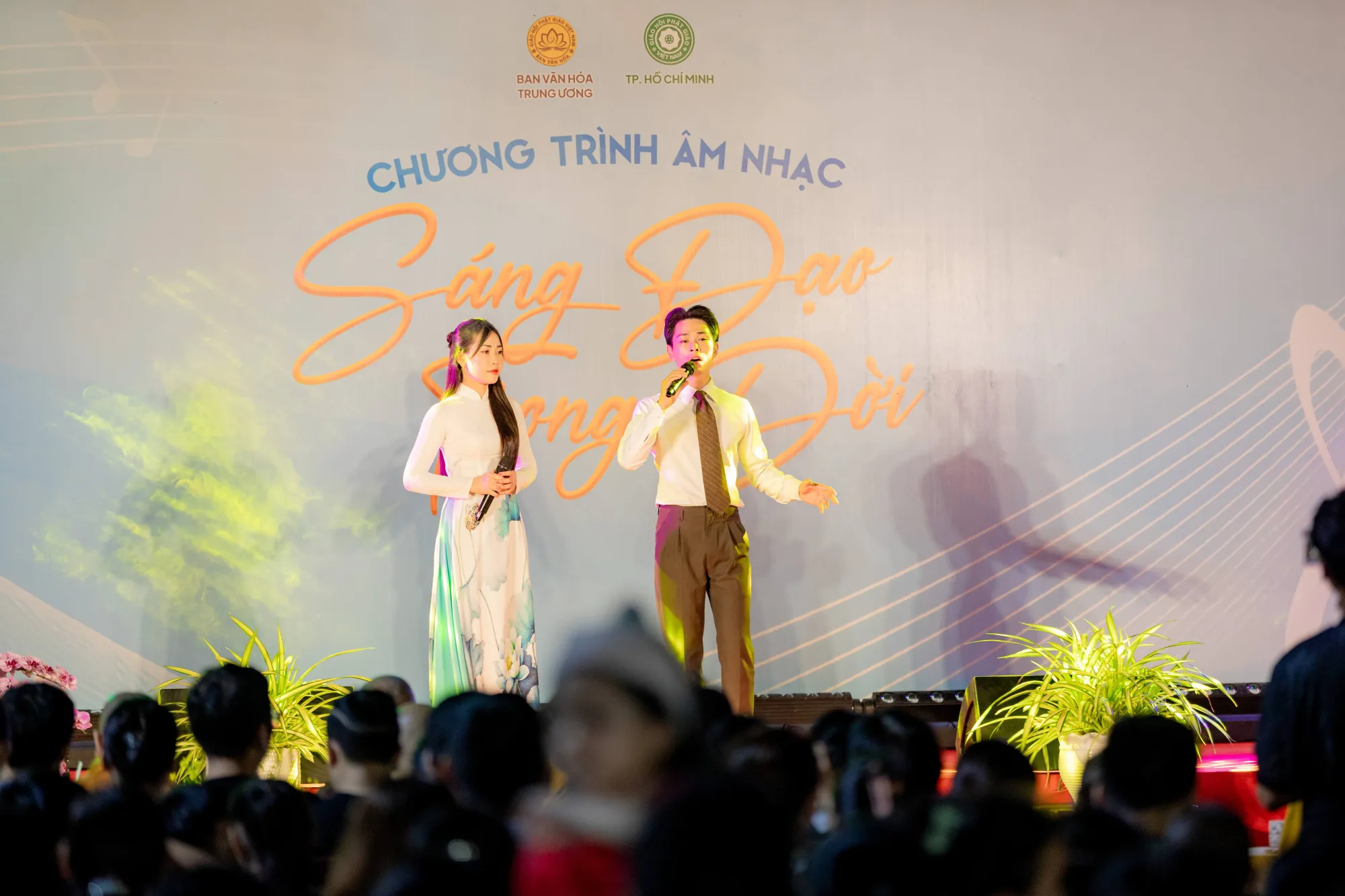 Ca sĩ Ngân Anh và Bảo Nam đem đến những giai điệu ý nghĩa về tình mẫu tử.