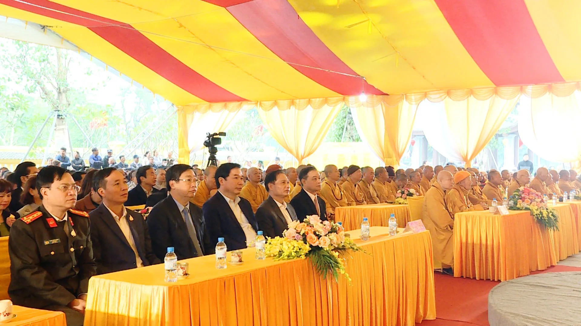 Đại biểu chính quyền tham dự