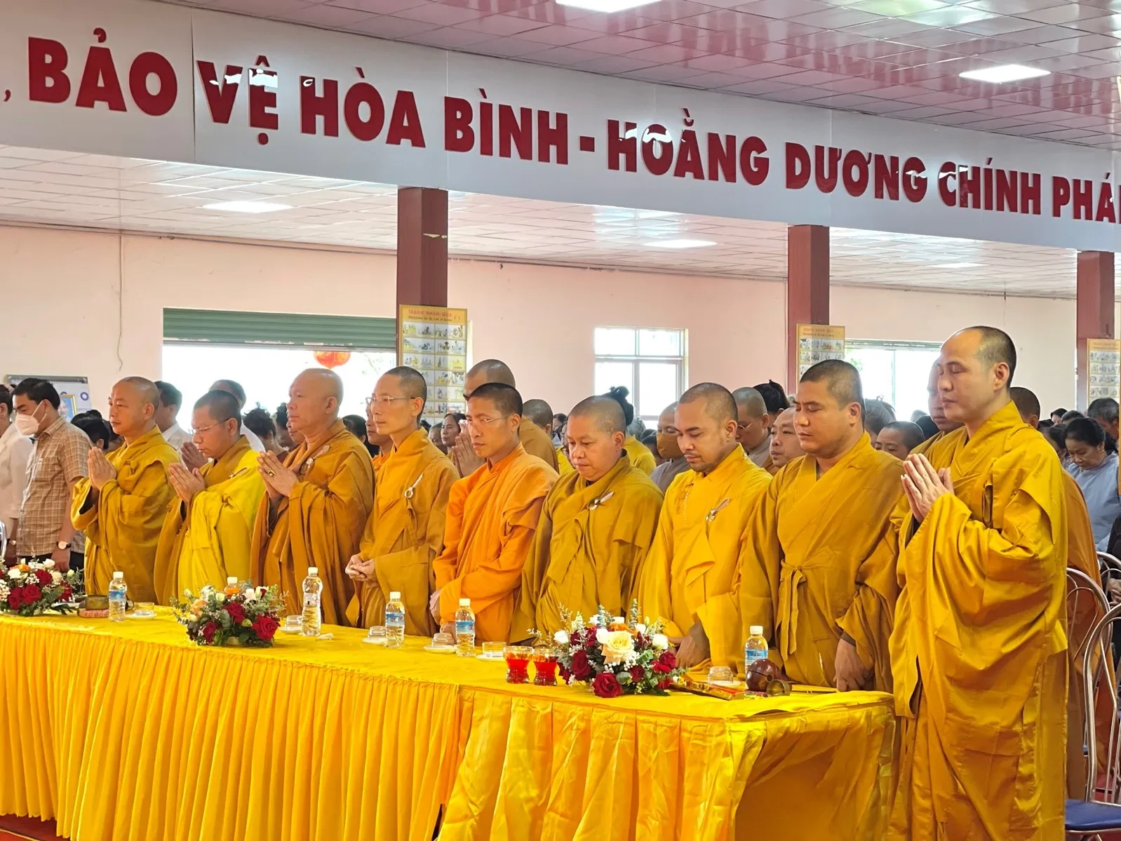 Ban Trị sự GHPGVN tỉnh Lai Châu mừng khánh đản Đức Thế Tôn và trao quyết định chuẩn y nhân sự Ban Văn hoá tỉnh nhiệm kỳ III (2022-2027)