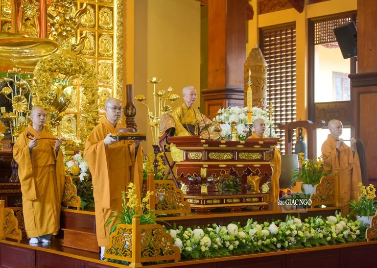 Đức Pháp chủ GHPGVN quang lâm khai đạo giới tử Đại giới đàn Bửu Huệ