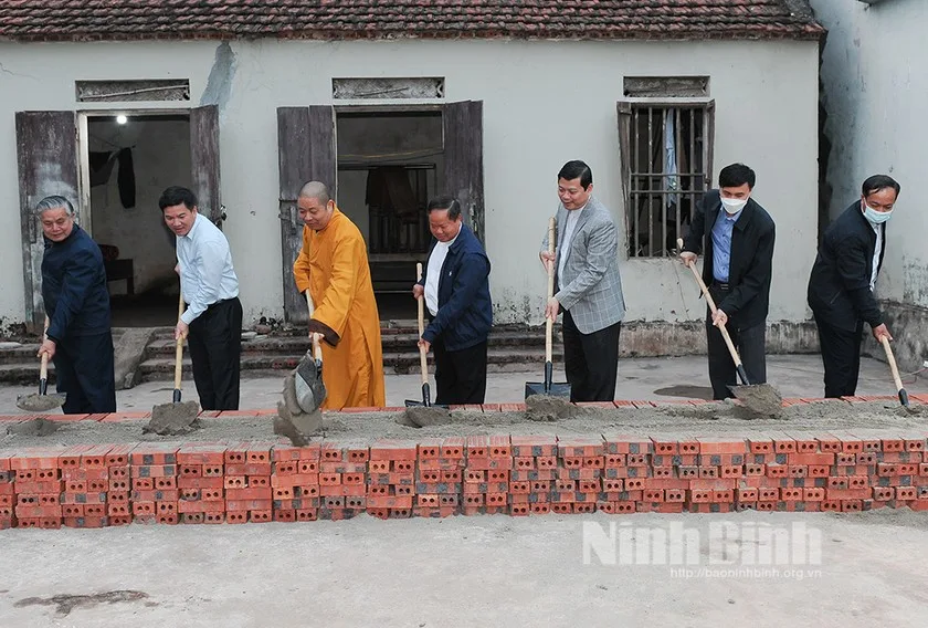 Ấm tình đoàn kết tôn giáo từ những mái nhà cho người nghèo Bài 2: Từ bi, bác ái bằng những việc làm cụ thể