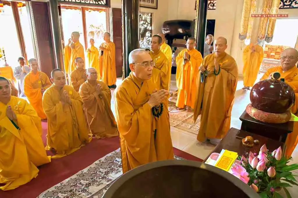 HT.Thích Quang Nhuận sám chủ
