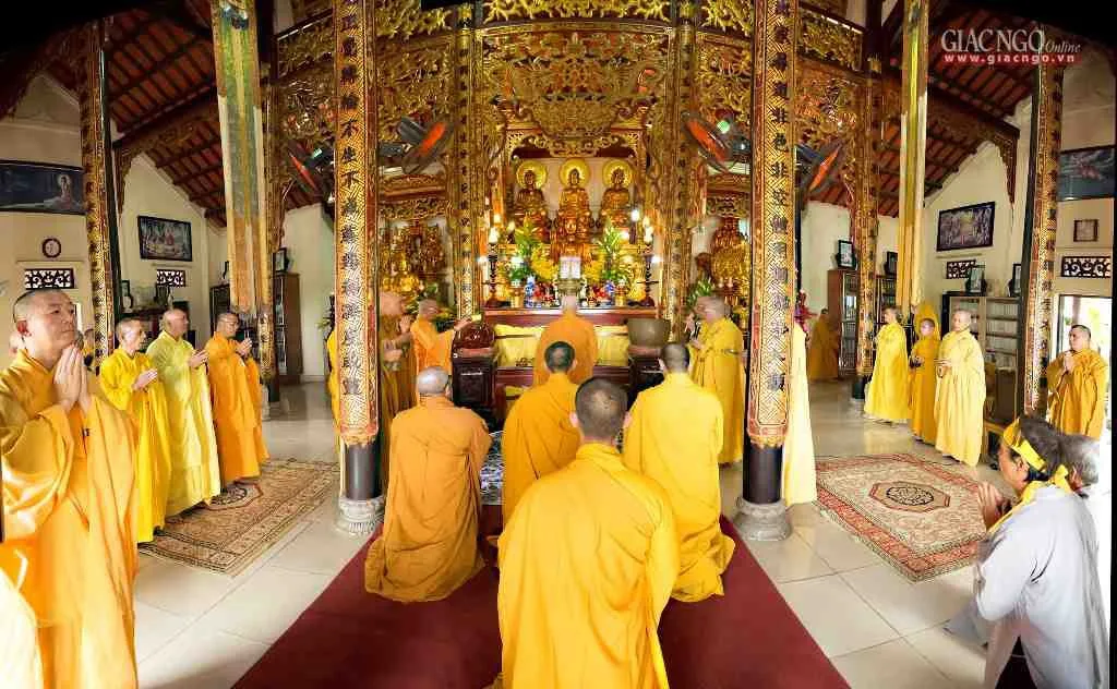 Chánh điện chùa Linh Thái