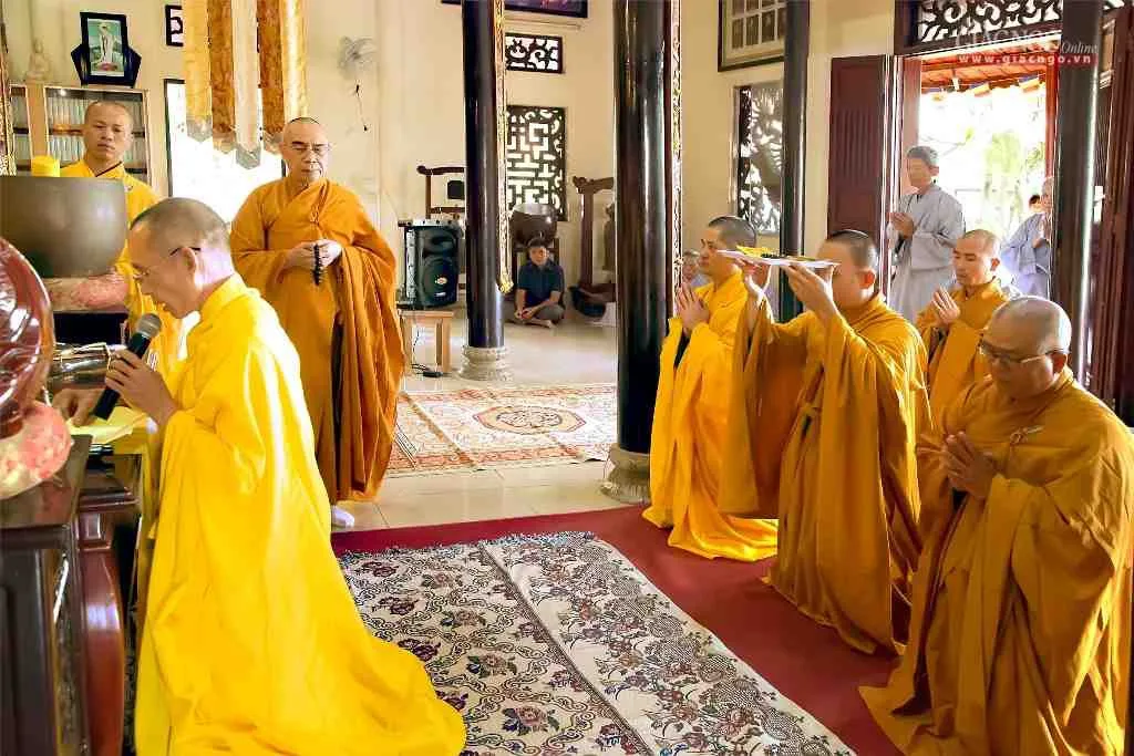 Cầu siêu đến gia tộc huyết thống nội ngoại của cố Hòa thượng