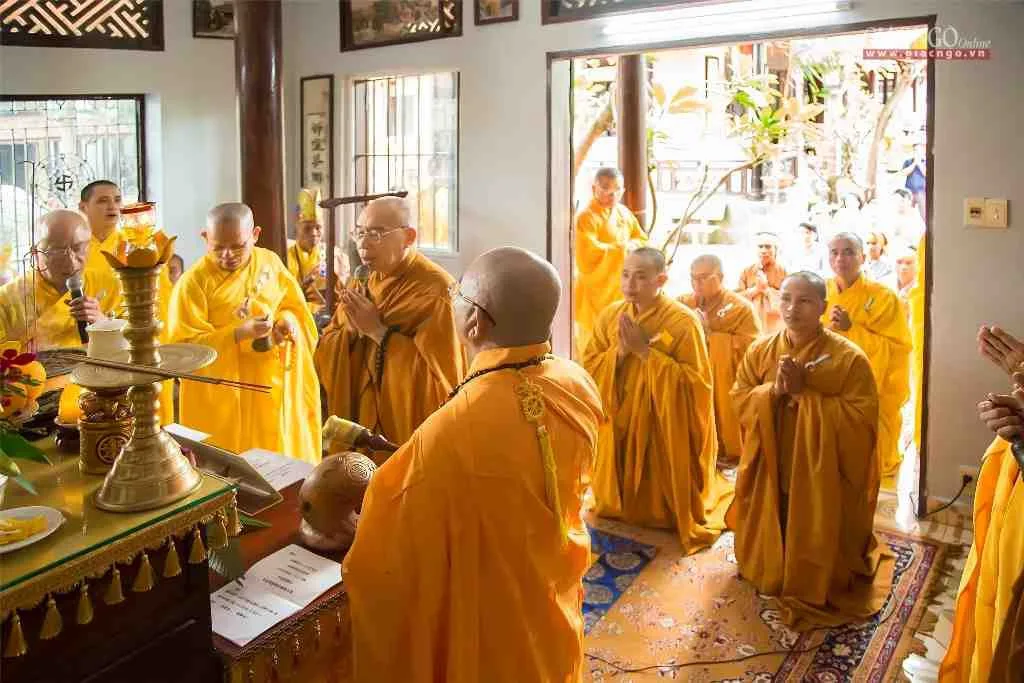Cung tiến Giác linh