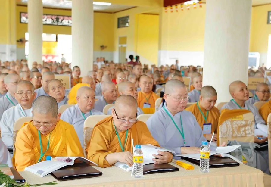 Hàng nghìn Phật tử tham dự