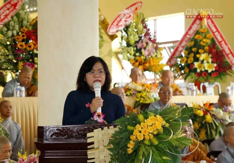 Bà Nguyễn Hoà Hiệp phát biểu