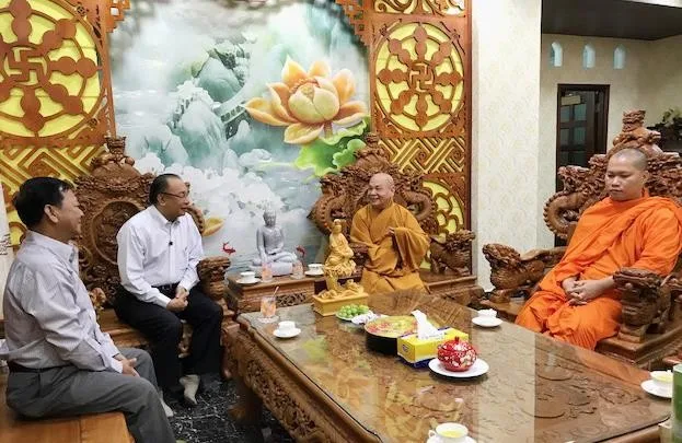 TP.HCM: Giám đốc Công an Thành phố thăm Hòa thượng Chủ tịch