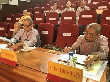 Chư ni tham dự