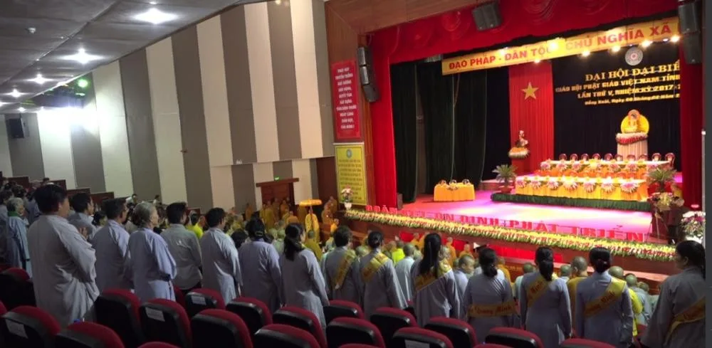 Nghi thức niệm Phật cầu gia hộ, chào Quốc kỳ, Đạo kỳ