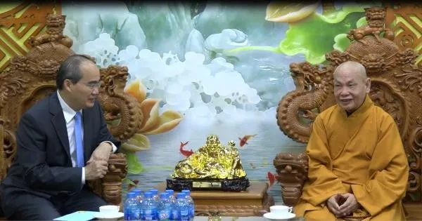 Hòa thượng Chủ tịch thân mật tiếp Ngài Nguyễn Thiện Nhân