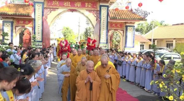 Hòa thượng Chủ tịch chúc Tết Tăng Ni, Phật tử các tỉnh, thành