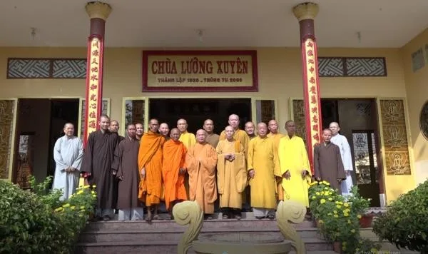Chụp ảnh lưu niệm